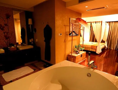 广州荔湾养生会所的黄昏恋：当爱情遇上八十岁